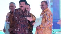 Bupati Karimun Dr. H. Aunur Rafiq, S.Sos., M.Si. menghadiri sekaligus Menerima sertifikat GTRA Summit Karimun 2023 yang diresmikan Menteri ATR/BPN Mersekal TNI (purn) Hadi Cahyanto