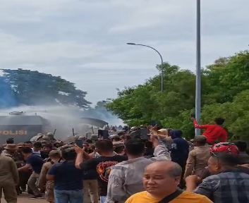 Demo warga Rempang Galang Ricuh