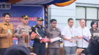 Pemusnahan barang tegahan BC Batam saat konpress di PT Desa Air Cargo Kabil Batam