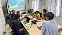 Saat melakukan meeting di ruang kantor PLN Batam