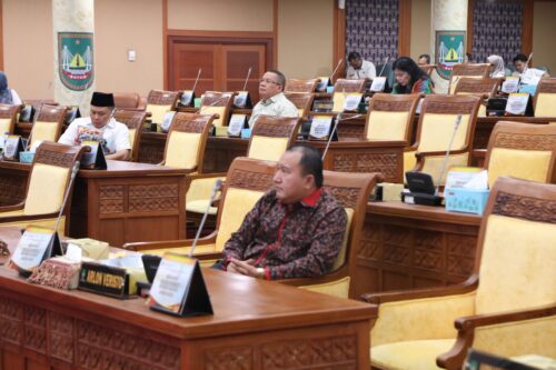 Rapat Paripurna di gedung Dewan