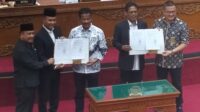 Penandatangan dan srah terima kesepakatan hasil Ranperda DPRD Batam dan Pemko Batam